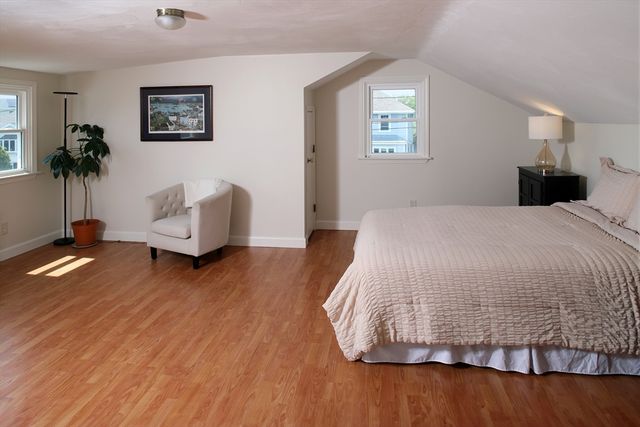 84 Newport Rd, Hull, MA 02045