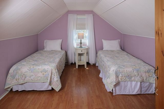84 Newport Rd, Hull, MA 02045