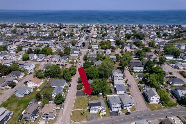 84 Newport Rd, Hull, MA 02045