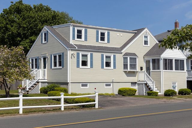 84 Newport Rd, Hull, MA 02045