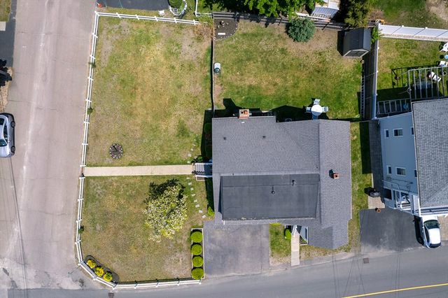 84 Newport Rd, Hull, MA 02045