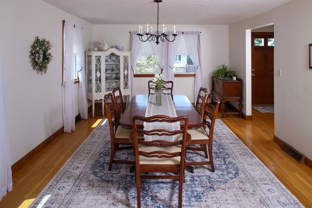 84 Newport Rd, Hull, MA 02045