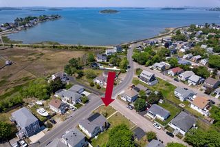 84 Newport Rd, Hull, MA 02045