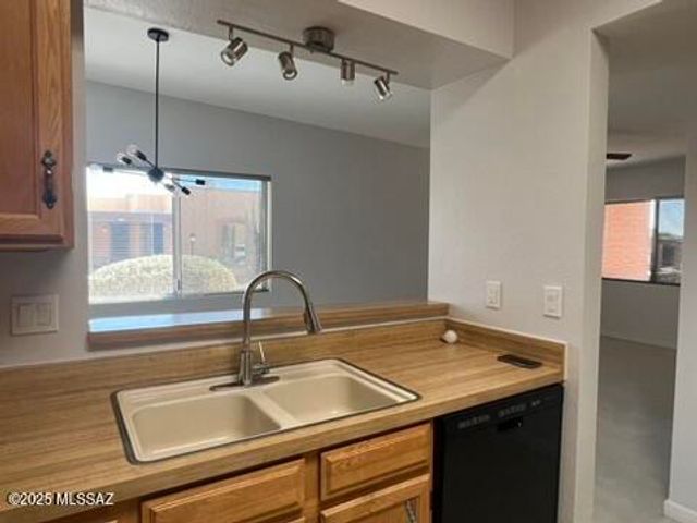 1400 W Placita Apache, Green Valley, AZ 85622