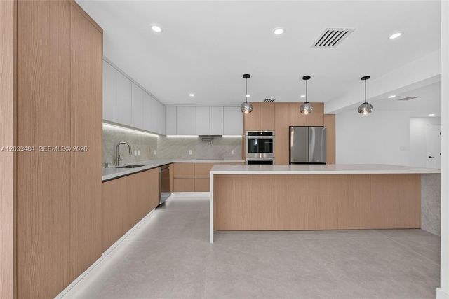 407 S Highland Dr, Hollywood, FL 33021
