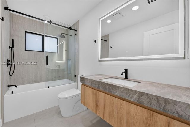 407 S Highland Dr, Hollywood, FL 33021