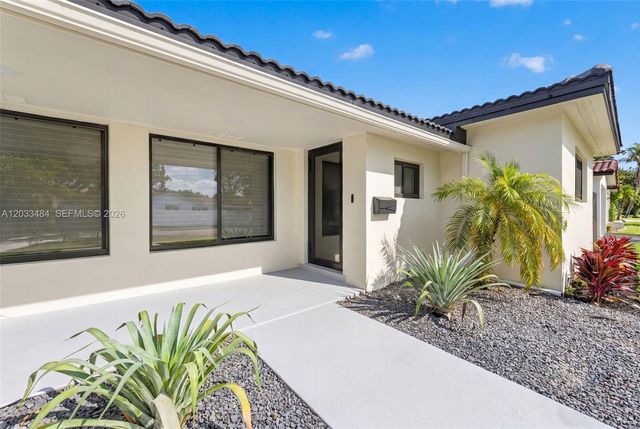 407 S Highland Dr, Hollywood, FL 33021