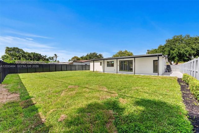 407 S Highland Dr, Hollywood, FL 33021