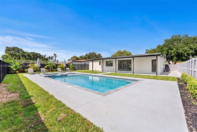 407 S Highland Dr, Hollywood, FL 33021