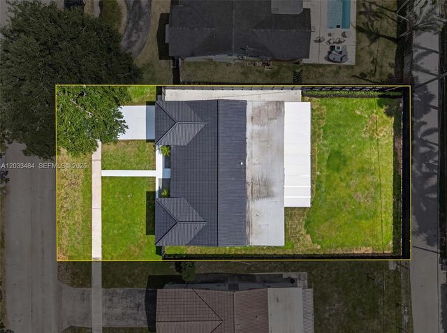 407 S Highland Dr, Hollywood, FL 33021