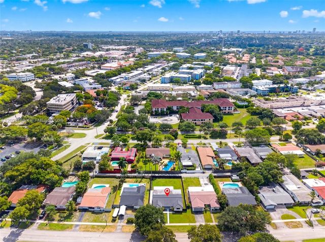 407 S Highland Dr, Hollywood, FL 33021