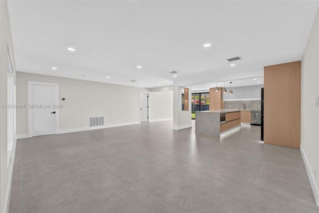 407 S Highland Dr, Hollywood, FL 33021