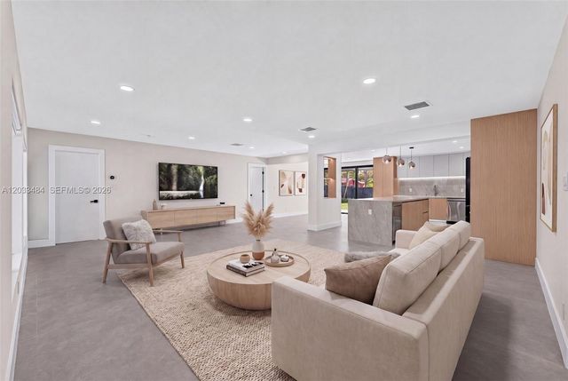 407 S Highland Dr, Hollywood, FL 33021