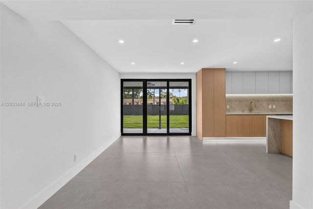 407 S Highland Dr, Hollywood, FL 33021