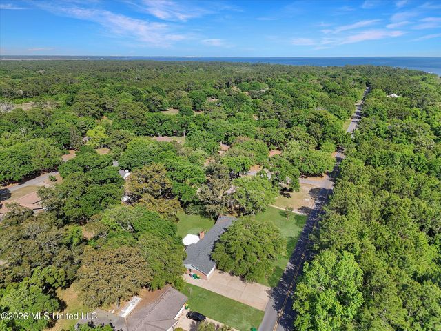 703 Tantallon Drive, Ocean Springs, MS 39564