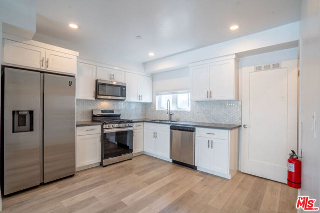 608 N Gramercy Place, Los Angeles, CA 90004