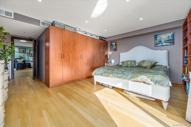 3015 Brighton 6th Street 6B, Brooklyn, NY 11235