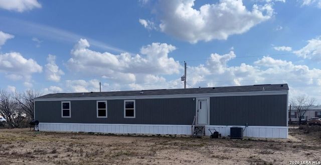 870 Ave. J, Christine, TX 78012