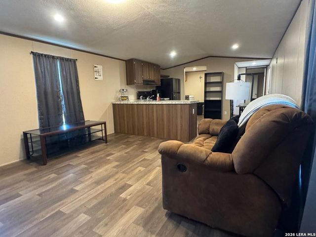 870 Ave. J, Christine, TX 78012