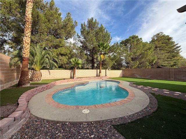 2724 Monrovia Drive, Las Vegas, NV 89117