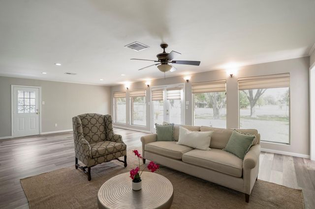 5918 Par Four Drive, Houston, TX 77088