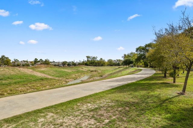 5918 Par Four Drive, Houston, TX 77088