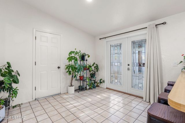7641 N Casimir Pulaski Avenue, Tucson, AZ 85741
