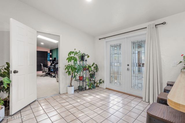 7641 N Casimir Pulaski Avenue, Tucson, AZ 85741