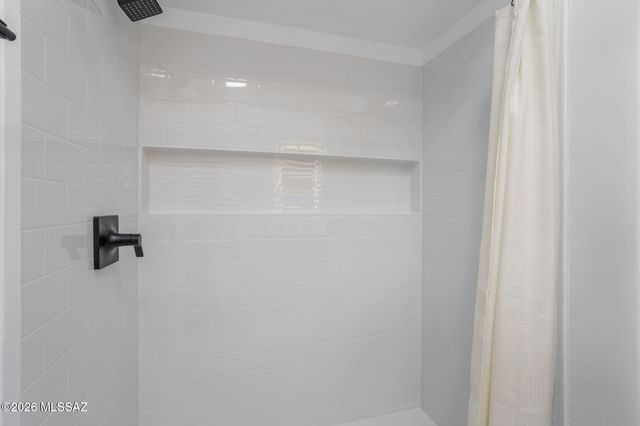 7641 N Casimir Pulaski Avenue, Tucson, AZ 85741