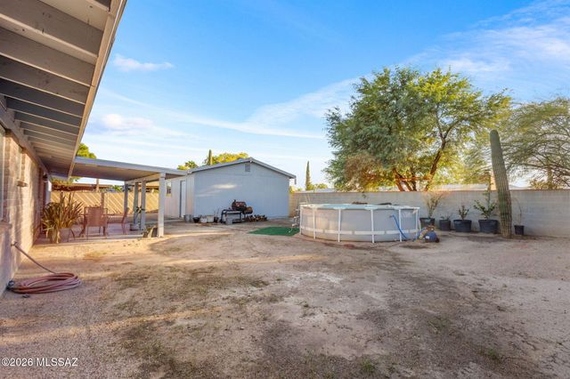 7641 N Casimir Pulaski Avenue, Tucson, AZ 85741