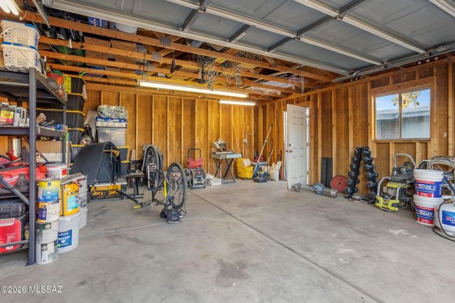 7641 N Casimir Pulaski Avenue, Tucson, AZ 85741