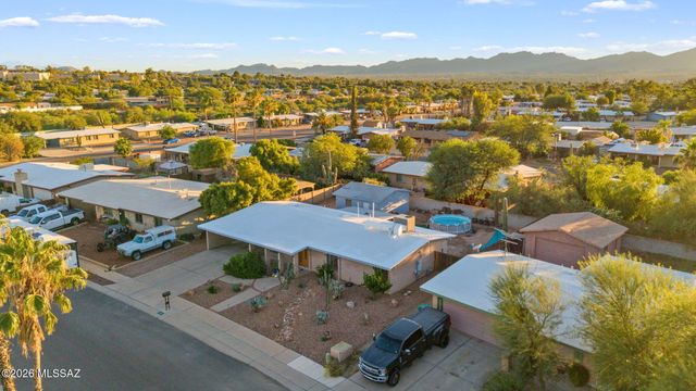 7641 N Casimir Pulaski Avenue, Tucson, AZ 85741