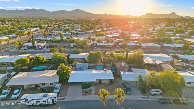 7641 N Casimir Pulaski Avenue, Tucson, AZ 85741
