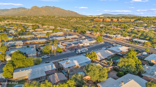 7641 N Casimir Pulaski Avenue, Tucson, AZ 85741