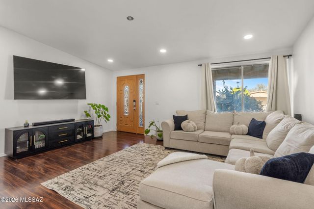 7641 N Casimir Pulaski Avenue, Tucson, AZ 85741