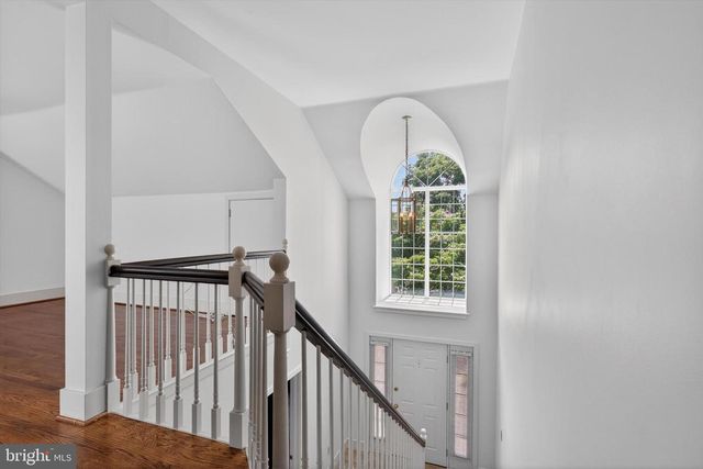 212 WILLOW VALLEY DR, Lancaster, PA 17602