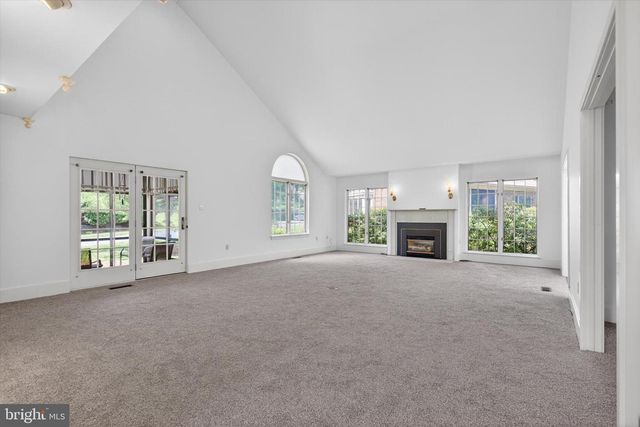 212 WILLOW VALLEY DR, Lancaster, PA 17602