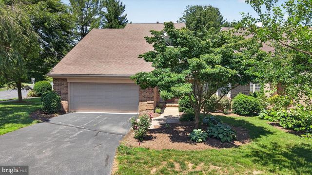 212 WILLOW VALLEY DR, Lancaster, PA 17602