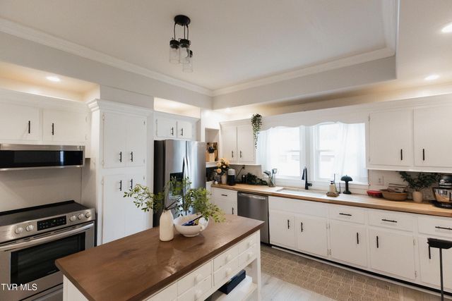 340 Carter Street, Bluff City, TN 37618