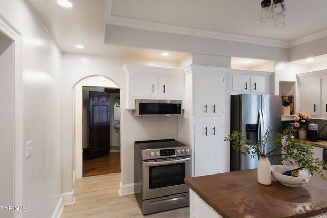 340 Carter Street, Bluff City, TN 37618