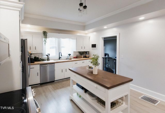 340 Carter Street, Bluff City, TN 37618