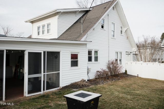 340 Carter Street, Bluff City, TN 37618