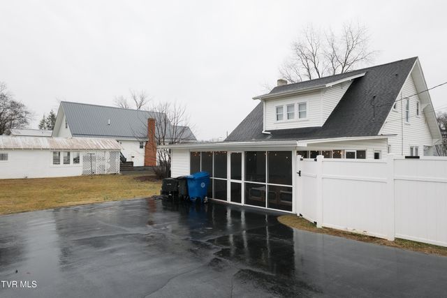 340 Carter Street, Bluff City, TN 37618