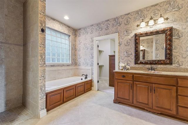 3524 Old Georgetowne Road, Edmond, OK 73013