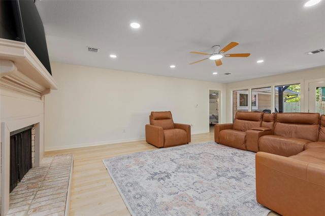 2218 Lazy Grove Drive, Kingwood, TX 77339