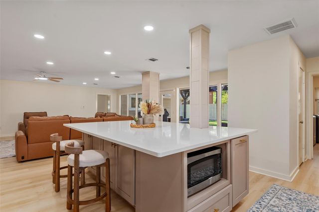 2218 Lazy Grove Drive, Kingwood, TX 77339