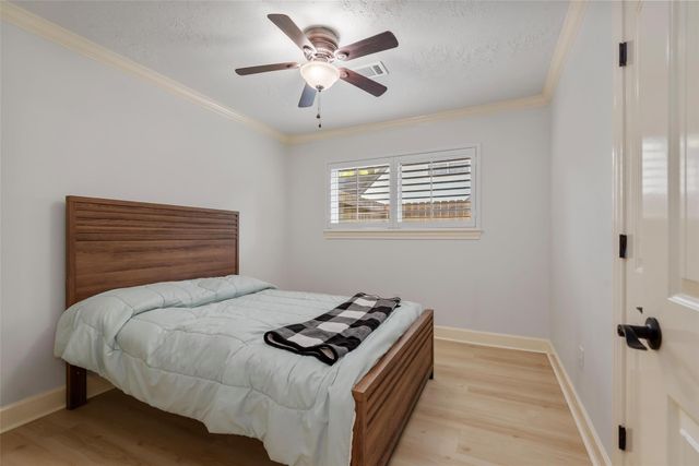 2218 Lazy Grove Drive, Kingwood, TX 77339