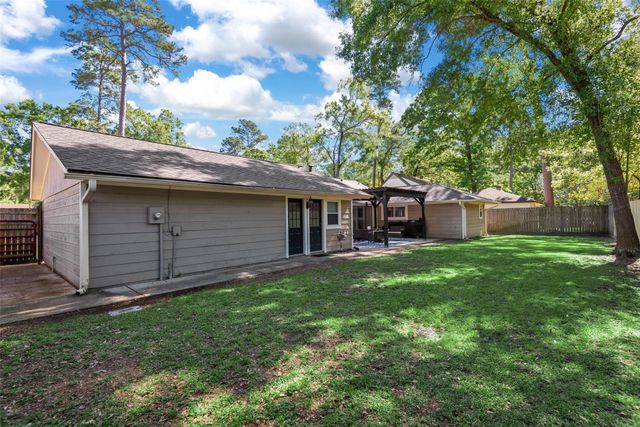 2218 Lazy Grove Drive, Kingwood, TX 77339