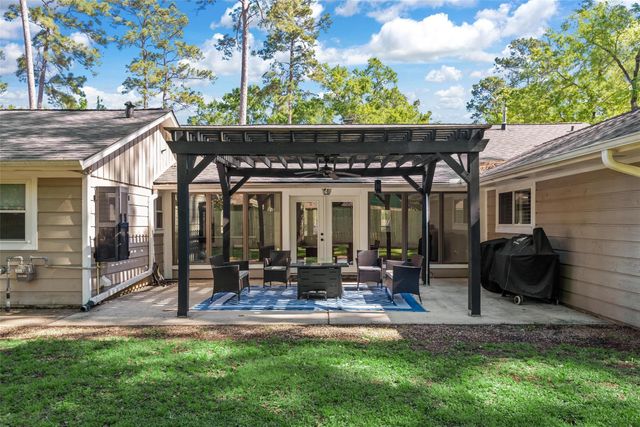 2218 Lazy Grove Drive, Kingwood, TX 77339