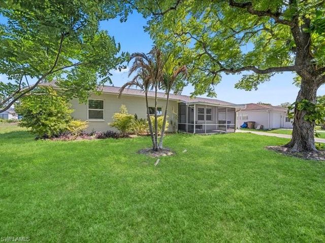 121 E 3rd ST, Lehigh Acres, FL 33936
